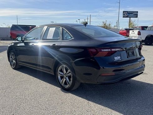 Used 2024 Volkswagen Jetta SE image 4