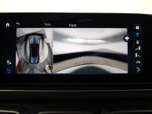 Used 2024 Mercedes-Benz GLS 450 4MATIC image 21