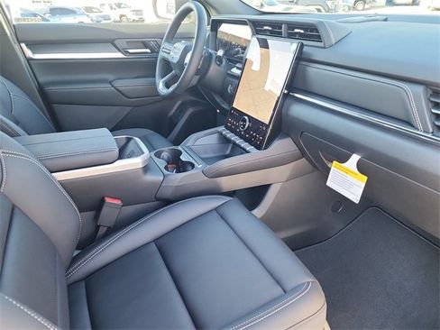 New 2026 GMC Terrain Elevation w/ Elevation Premium Package image 17