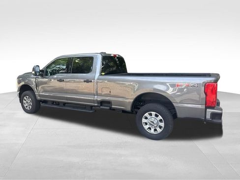 Used 2024 Ford F350 XLT w/ FX4 Off-Road Package AWD/4WD image 3