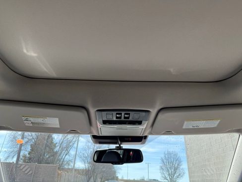 New 2025 Mitsubishi Outlander SEL image 19