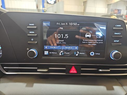 New 2026 Hyundai Elantra SE FWD image 22