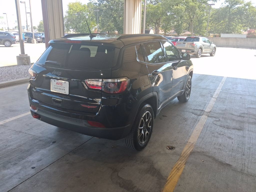 Used 2025 Jeep Compass Trailhawk AWD/4WD image 7