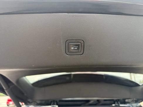 Used 2019 Chevrolet Traverse LT AWD/4WD image 21