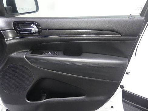 Used 2021 Jeep Grand Cherokee High Altitude AWD/4WD image 19