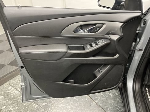 Certified 2023 Chevrolet Traverse LT image 7