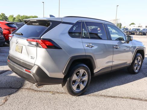 Used 2025 Toyota RAV4 XLE AWD/4WD image 4