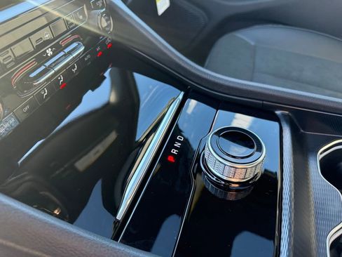 New 2025 Jeep Grand Cherokee Altitude image 24