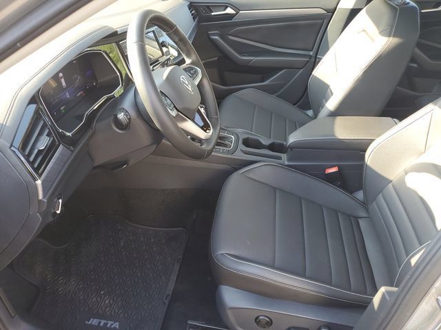 Certified 2024 Volkswagen Jetta SE w/ Panoramic Sunroof Package FWD image 25