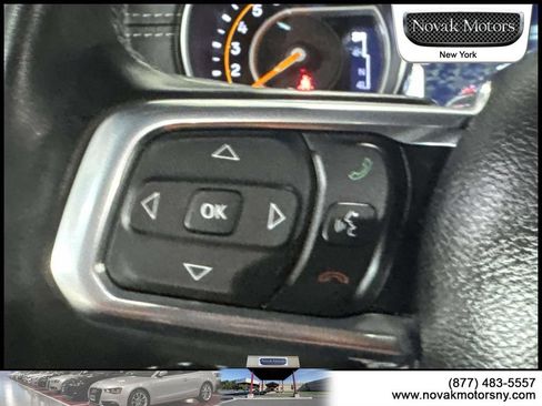 Used 2022 Jeep Wrangler Unlimited Sahara w/ Cold Weather Group AWD/4WD image 15