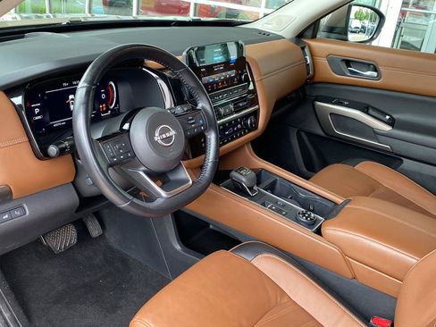 Certified 2023 Nissan Pathfinder Platinum w/ Cargo Package AWD/4WD image 15