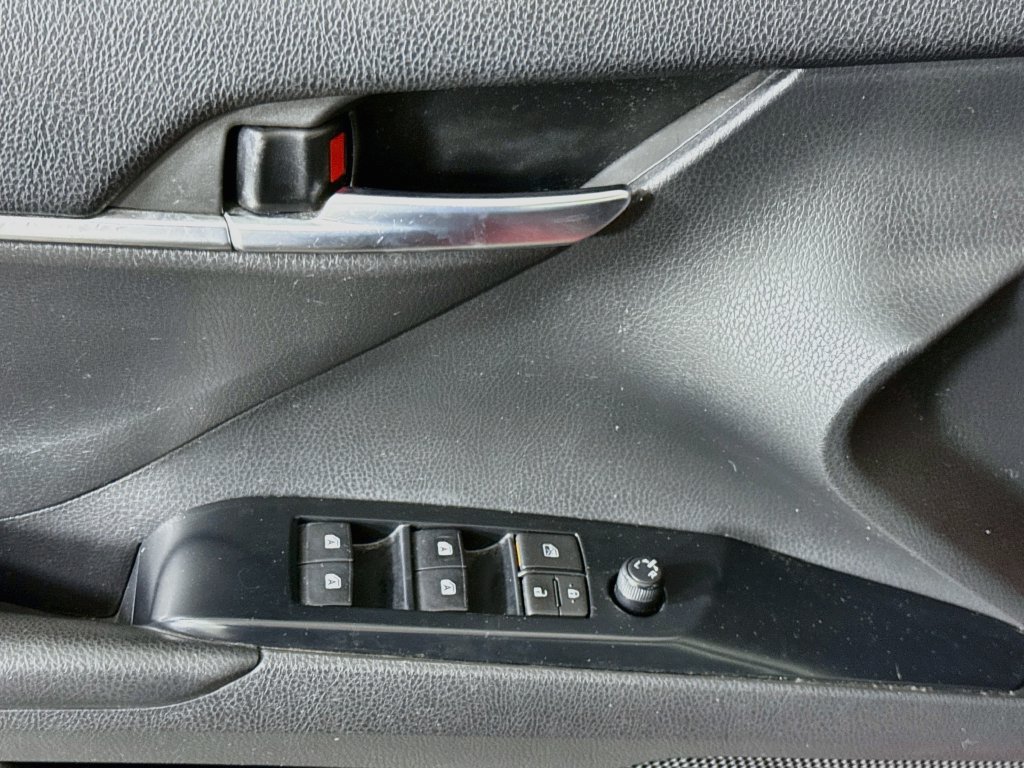 Certified 2018 Toyota Camry LE FWD image 22