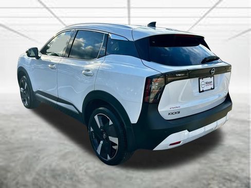 New 2026 Nissan Kicks SR FWD image 8