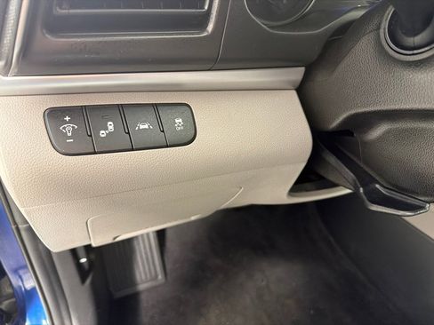 Used 2020 Hyundai Elantra SEL image 12