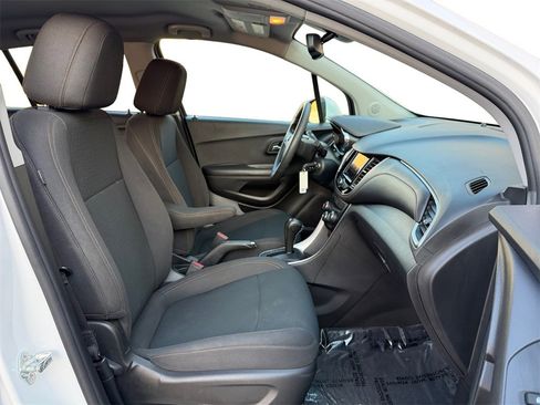 Used 2021 Chevrolet Trax LS w/ Tint and Cruise Package image 18