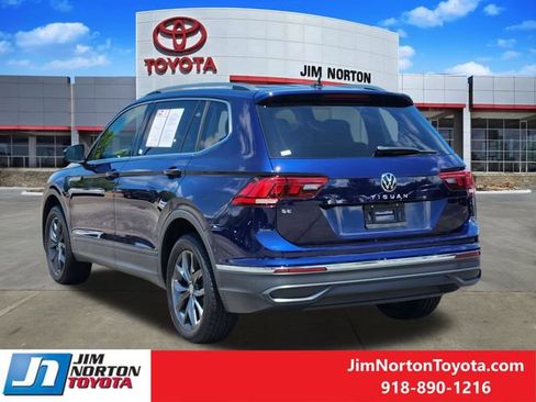 Used 2023 Volkswagen Tiguan SE w/ Panoramic Sunroof Package FWD image 8