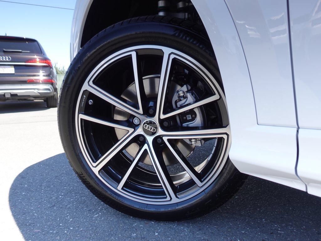 New 2026 Audi Q5 Premium Plus AWD/4WD image 10