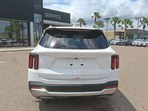 New 2026 Kia Sorento S w/ S Panoramic Sunroof Package FWD image 5