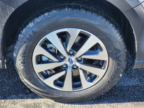 Certified 2025 Subaru Outback Premium image 4