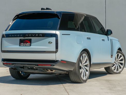 Used 2023 Land Rover Range Rover Autobiography image 7