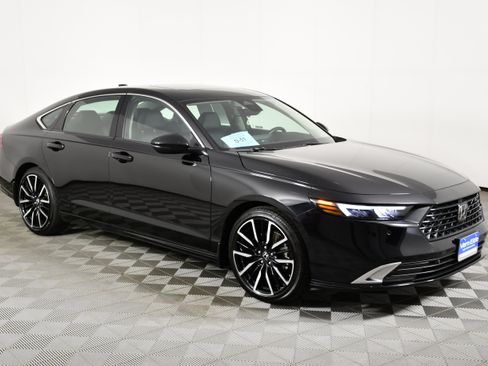 Certified 2025 Honda Accord Touring image 4