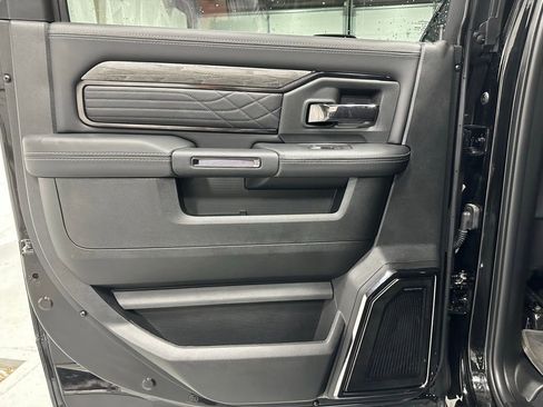 Used 2025 RAM 2500 Limited image 31