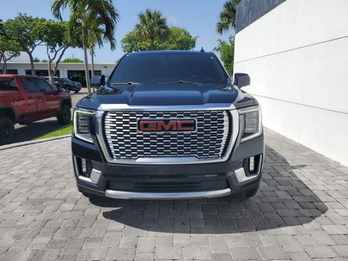 Used 2021 GMC Yukon XL Denali w/ Denali Premium Package RWD image 2