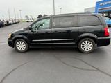 Used 2014 Chrysler Town & Country Touring image 2