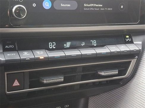 Used 2025 Toyota Camry SE image 14