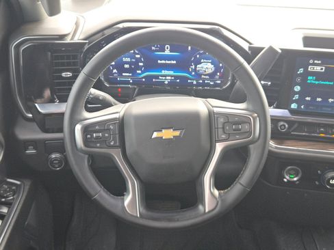 Used 2023 Chevrolet Silverado 1500 LT RWD image 18