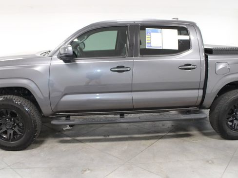 Used 2020 Toyota Tacoma SR w/ SR Convenience Package RWD image 7