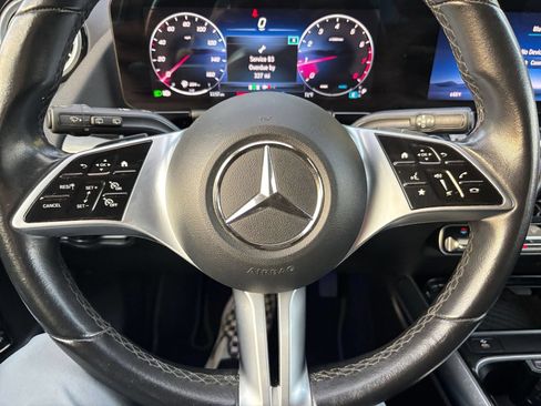 Used 2025 Mercedes-Benz GLA 250 image 28