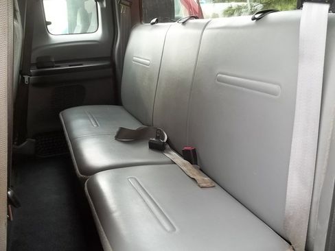 Used 2006 Ford F250 XL image 9