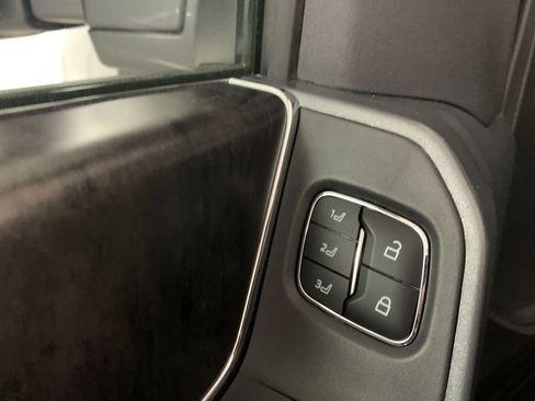Used 2024 Ford F250 Lariat w/ Black Appearance Package AWD/4WD image 12
