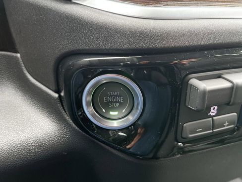 New 2026 GMC Sierra 1500 Elevation w/ Elevation Select Package AWD/4WD image 17