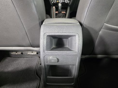 Used 2017 Volkswagen Jetta SEL FWD image 40