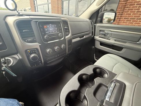 Used 2018 RAM 1500 Classic SLT AWD/4WD image 25