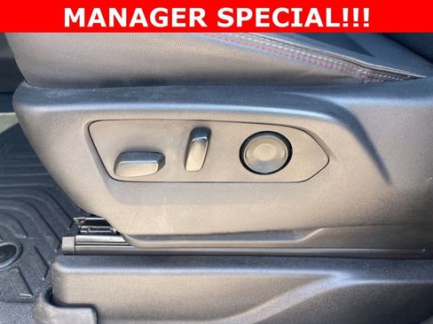 Used 2022 Chevrolet Suburban RST image 21