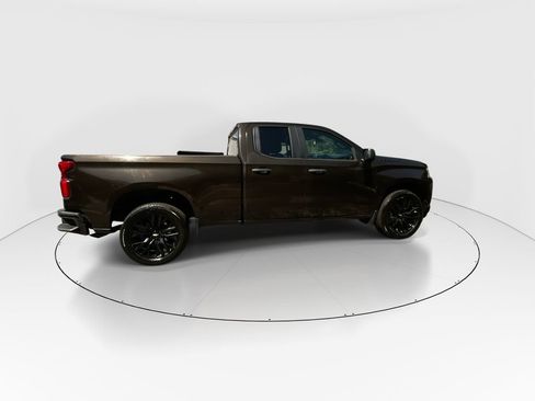 Used 2020 Chevrolet Silverado 1500 Custom w/ Custom Value Package RWD image 9