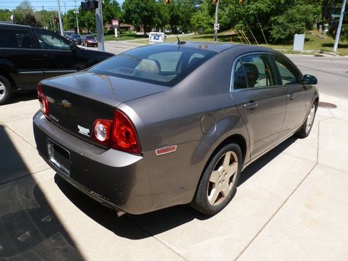 Used 2010 Chevrolet Malibu LT w/ HFV6 Engine Package FWD image 2