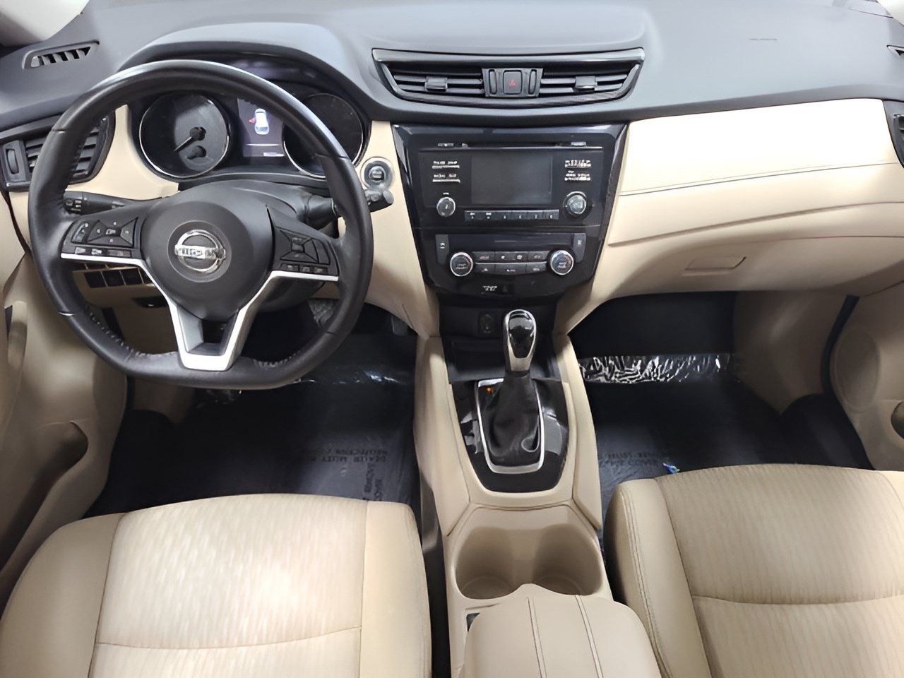 Used 2017 Nissan Rogue SV AWD/4WD image 22