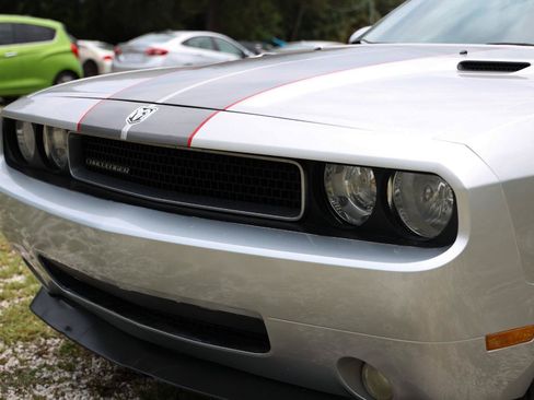 Used 2010 Dodge Challenger SE RWD image 22