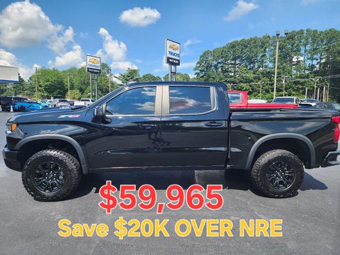 Used 2023 Chevrolet Silverado 1500 ZR2 w/ Technology Package image 1