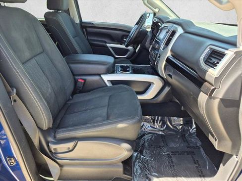 Used 2019 Nissan Titan SV w/ SV Convenience Package RWD image 20