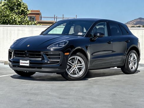 Used 2024 Porsche Macan AWD/4WD image 1