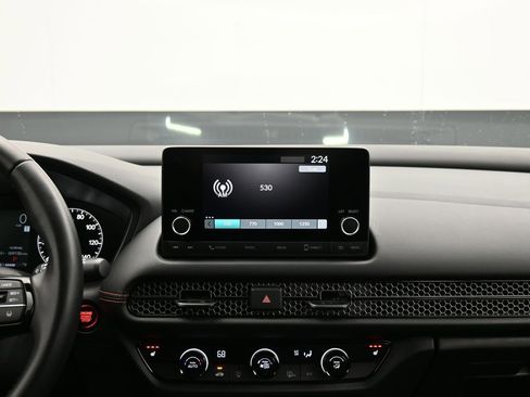 Certified 2025 Honda HR-V Sport image 30