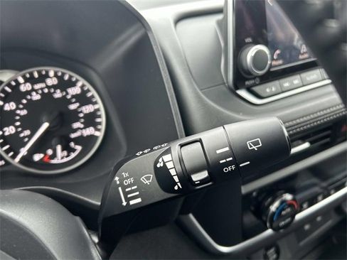 Used 2025 Nissan Rogue SV image 26