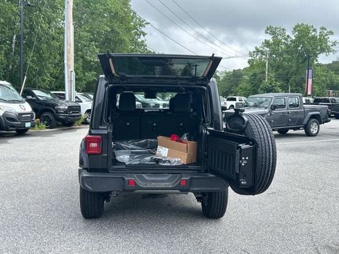 New 2025 Jeep Wrangler Unlimited Sahara w/ Safety Group AWD/4WD image 4