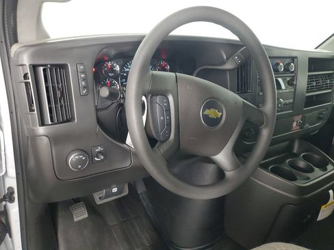 New 2026 Chevrolet Express 2500 Extended w/ Communications Package RWD image 18