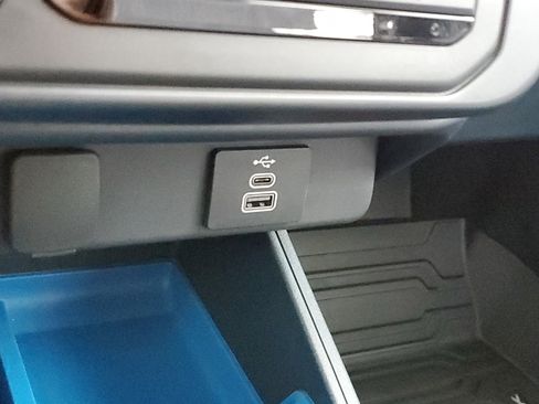 Certified 2025 Ford Maverick XLT image 28